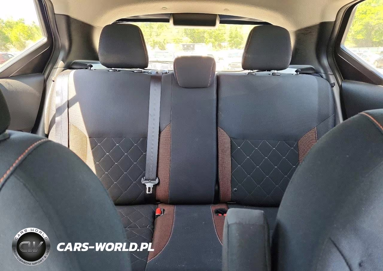 2019 Nissan Kicks Sr VIN:3N1CP5CU4KL535393 - 10