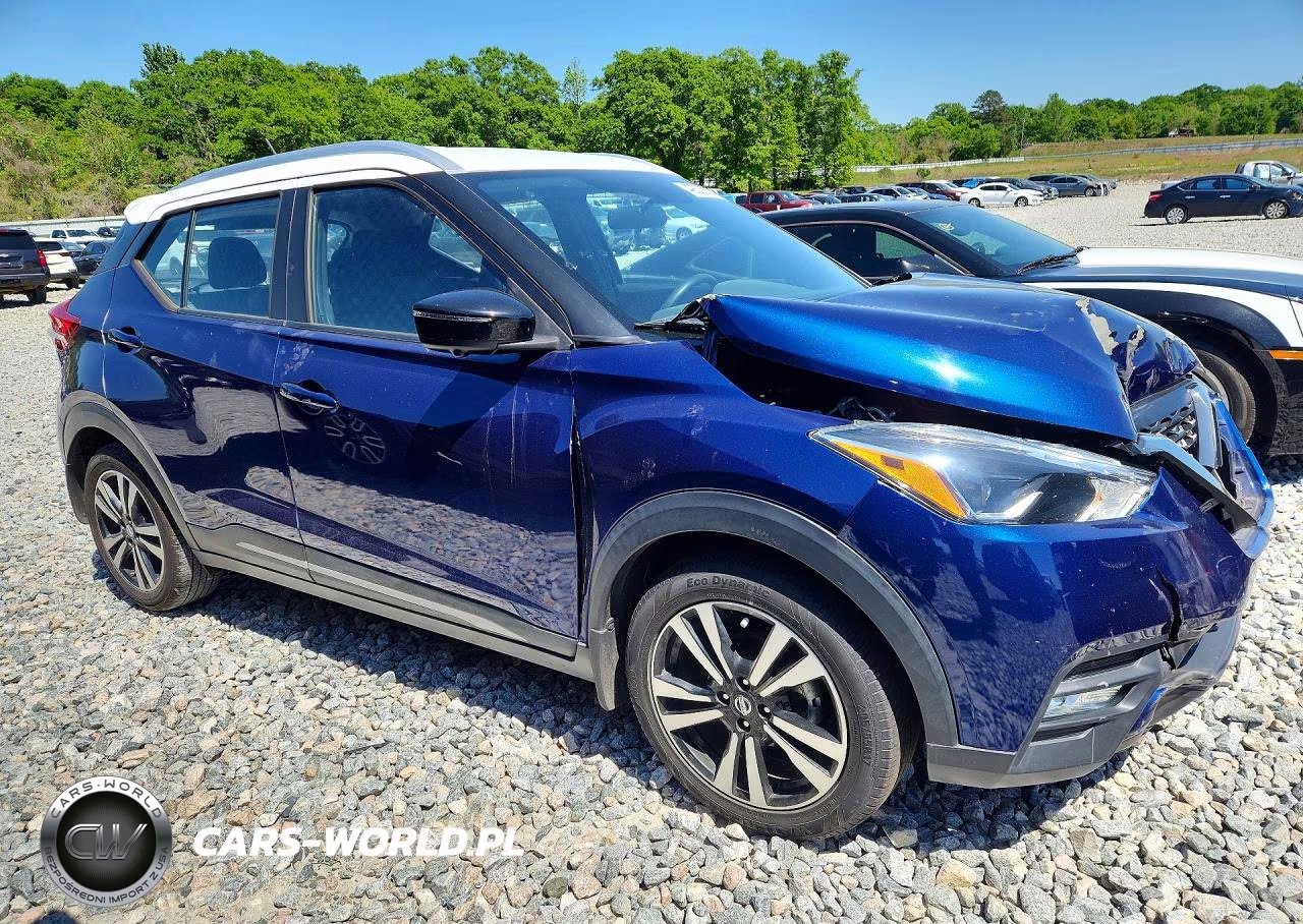 2019 Nissan Kicks Sr VIN:3N1CP5CU4KL535393 - 4