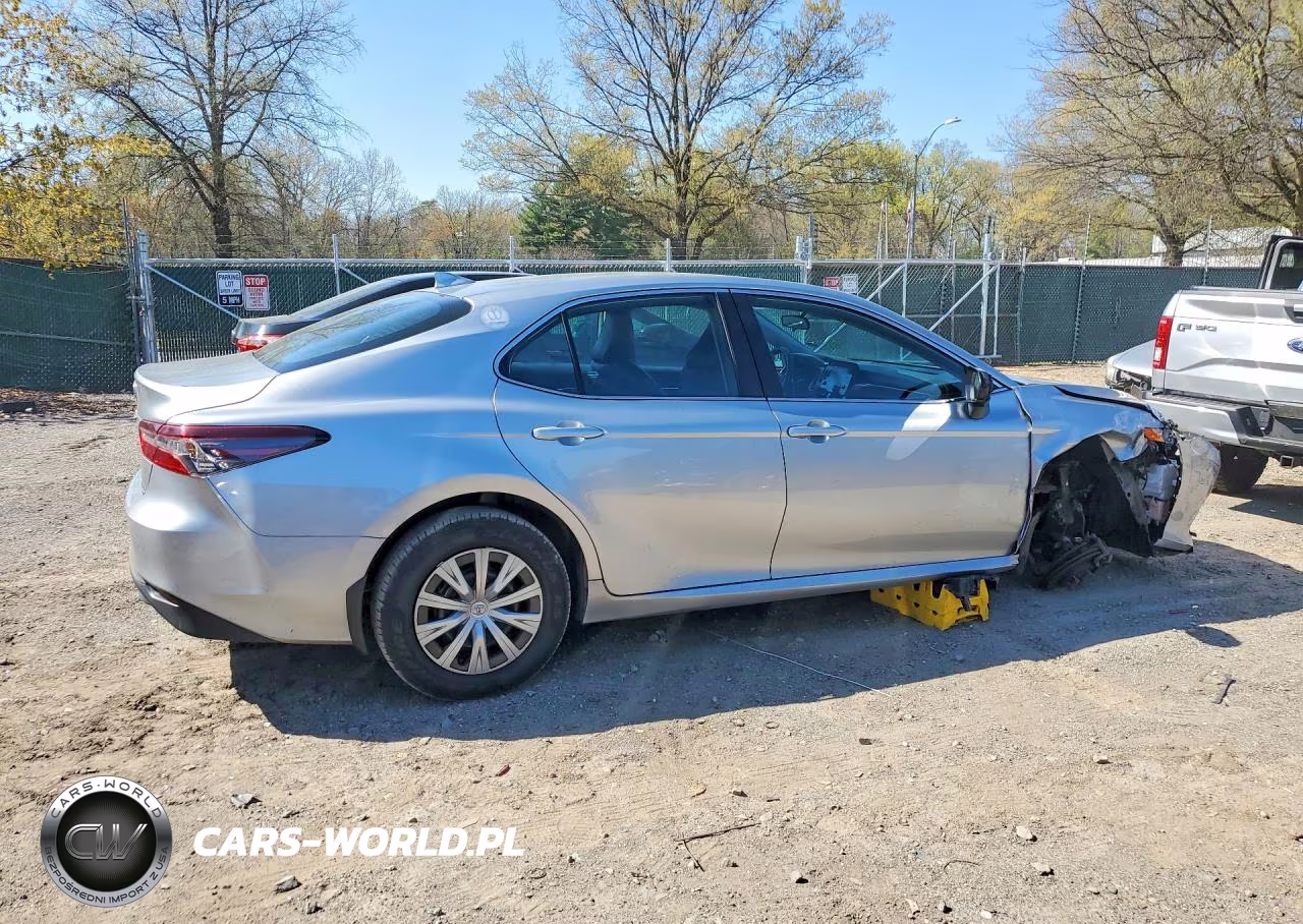 2022 Toyota Camry Le VIN:4T1C31AK7NU592969 - 3