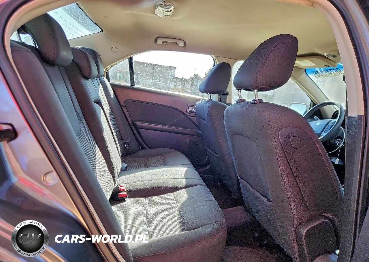 2010 Ford Fusion Se VIN:3FAHP0HA7AR389447 - 10