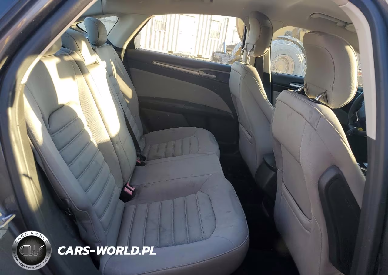 2014 Ford Fusion S VIN:3FA6P0G75ER335194 - 10