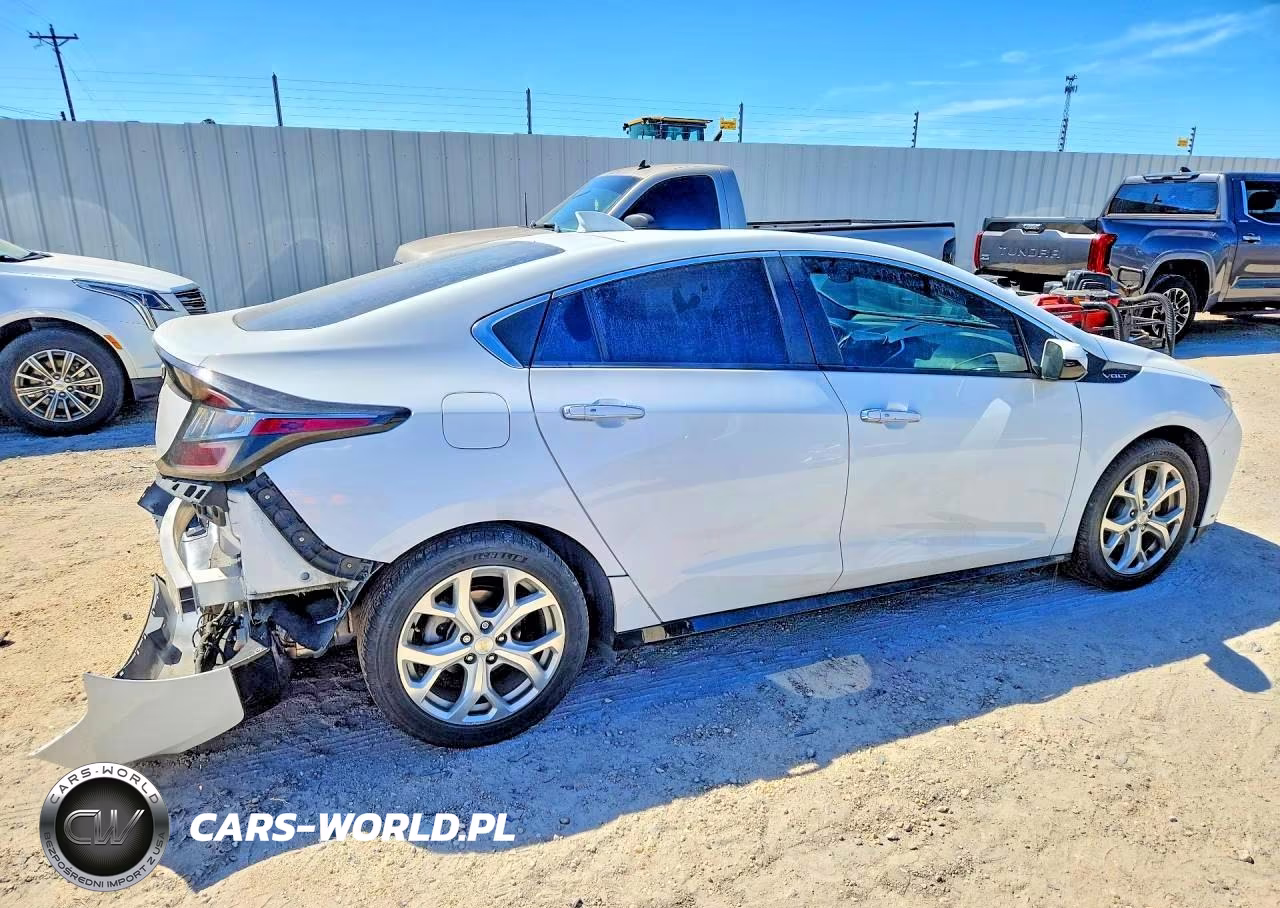 2018 Chevrolet Volt Premier VIN:1G1RD6S54JU135136 - 3