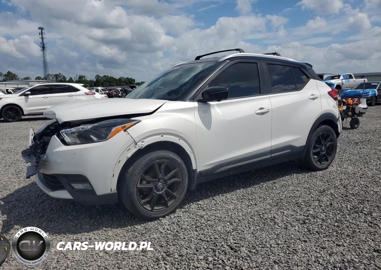 2020 Nissan Kicks Sr