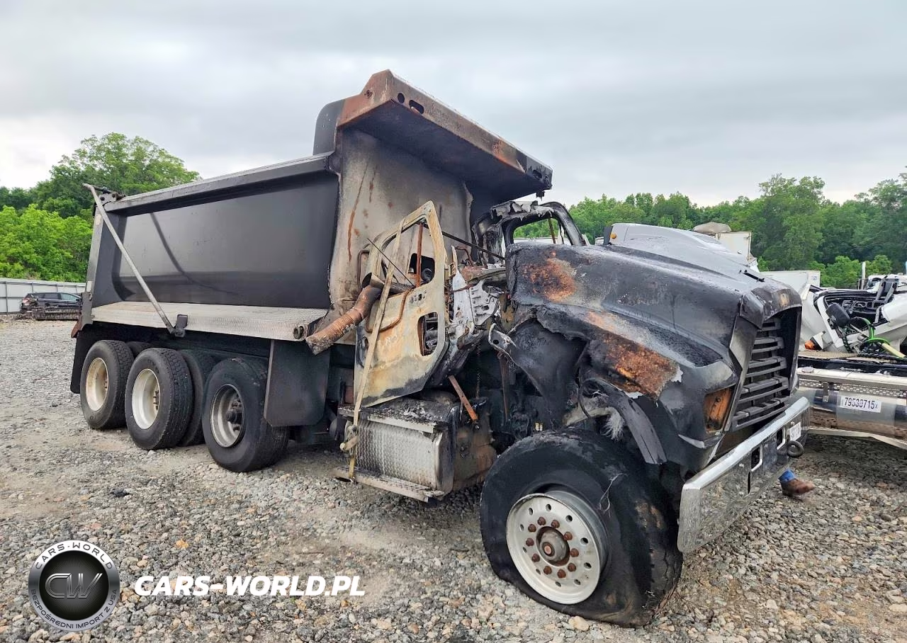 2020 Freightliner 114Sd