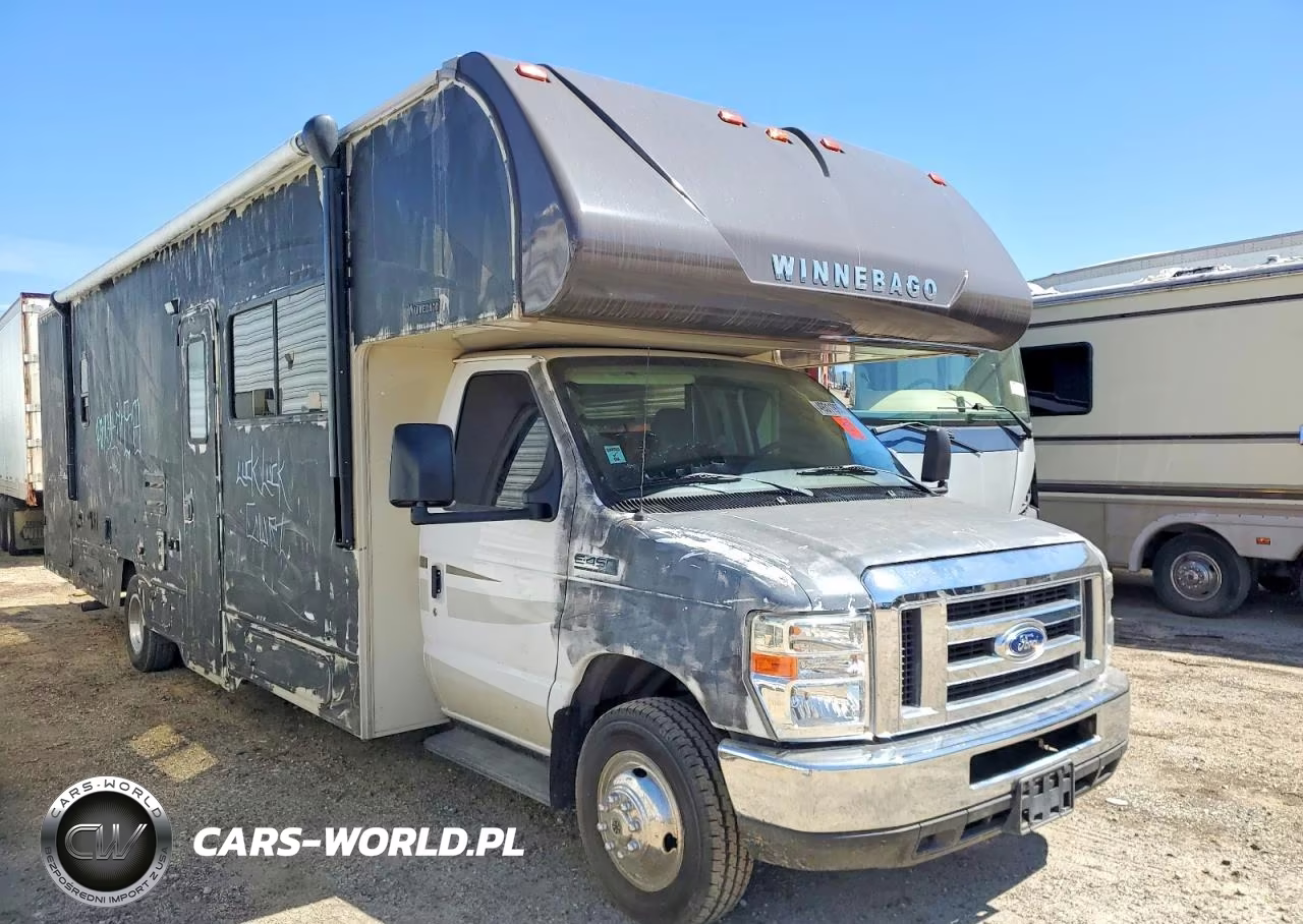 2018 Ford Econoline E450 Super Duty Cutaway Van