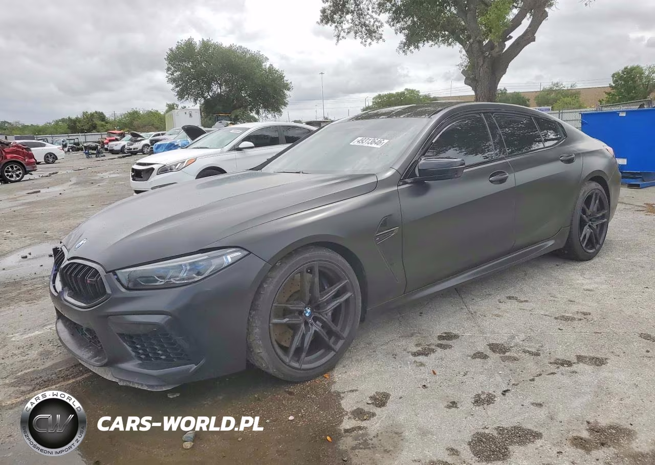 2022 BMW M8