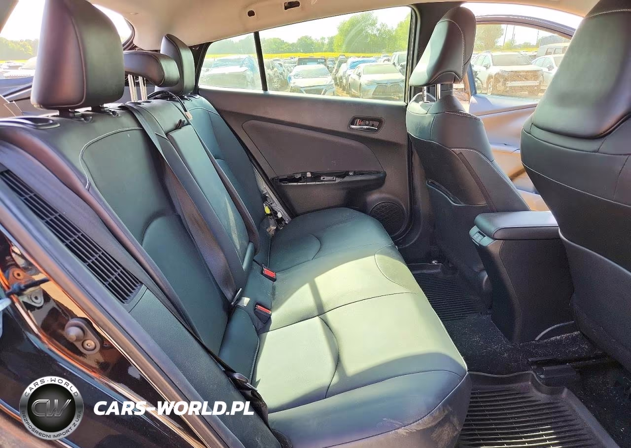 2022 Toyota Prius Prime Limited VIN:JTDKAMFP8N3201880 - 10