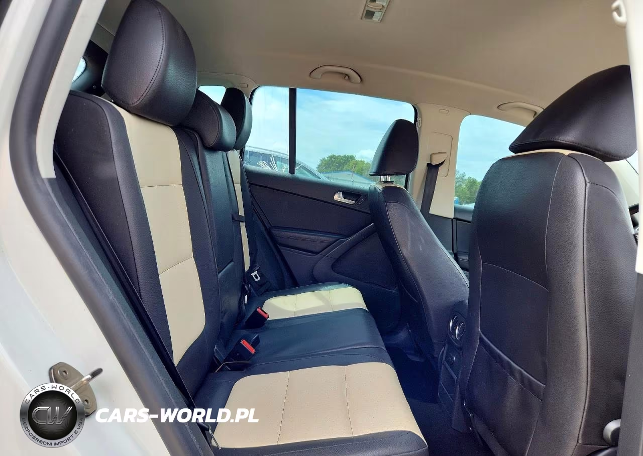 2016 Volkswagen Tiguan S VIN:WVGAV7AX7GW592462 - 11