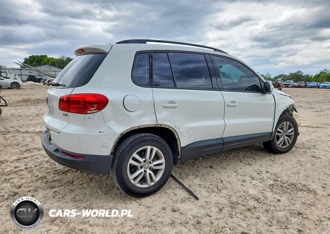 2016 Volkswagen Tiguan S VIN:WVGAV7AX7GW592462 - 3