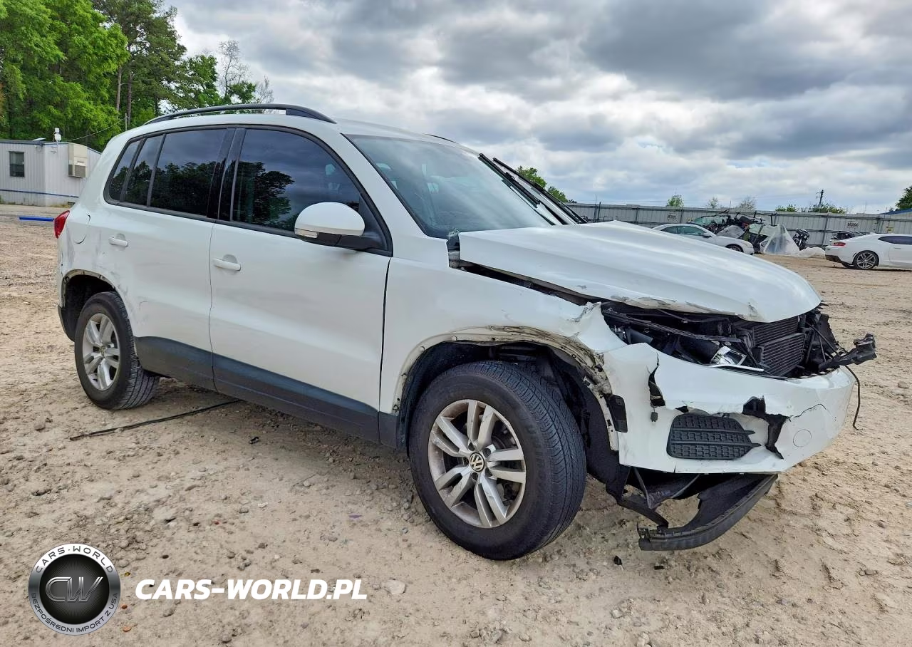 2016 Volkswagen Tiguan S VIN:WVGAV7AX7GW592462 - 4
