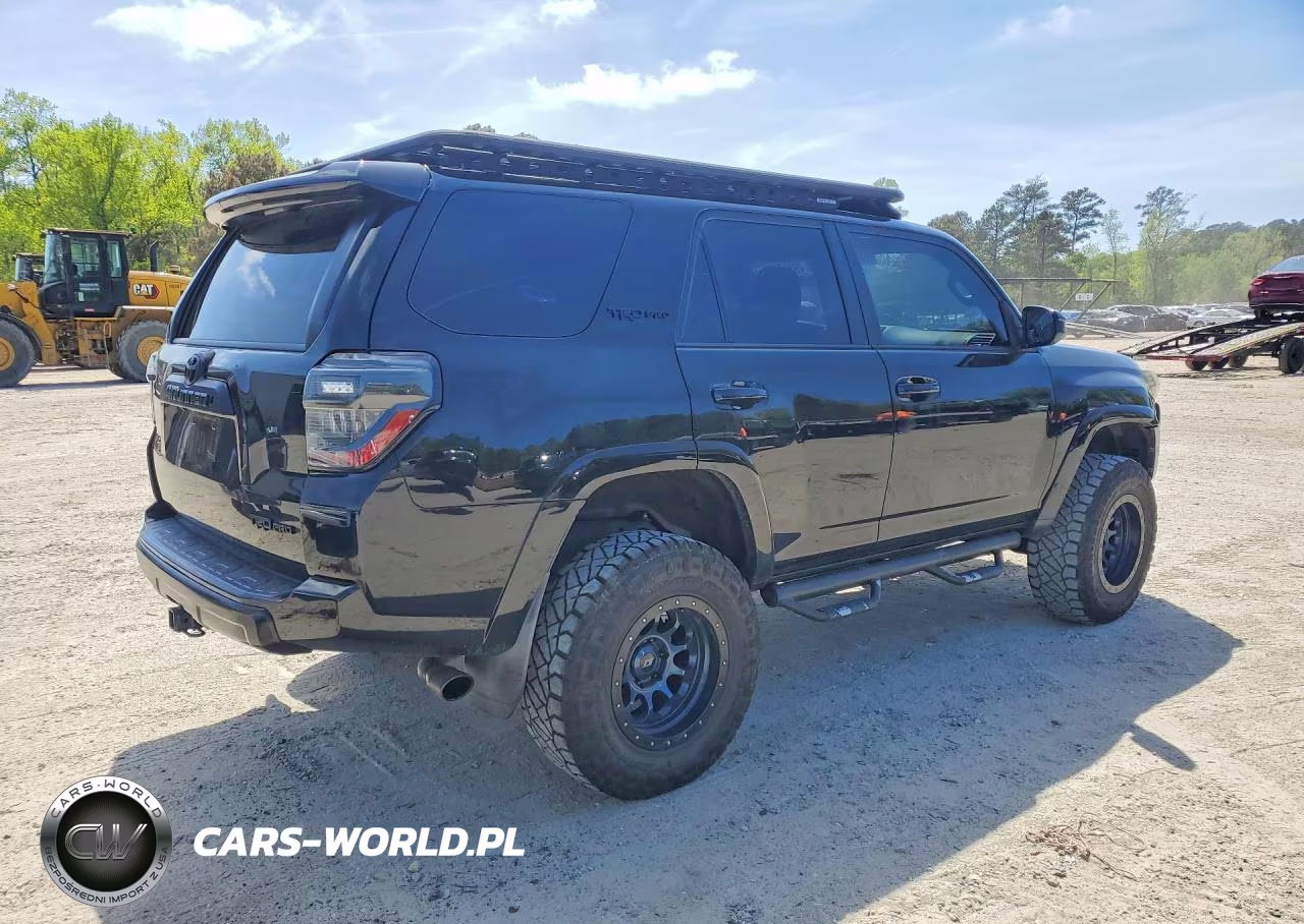 2018 Toyota 4Runner Trd Pro VIN:JTEBU5JR6J5601811 - 3