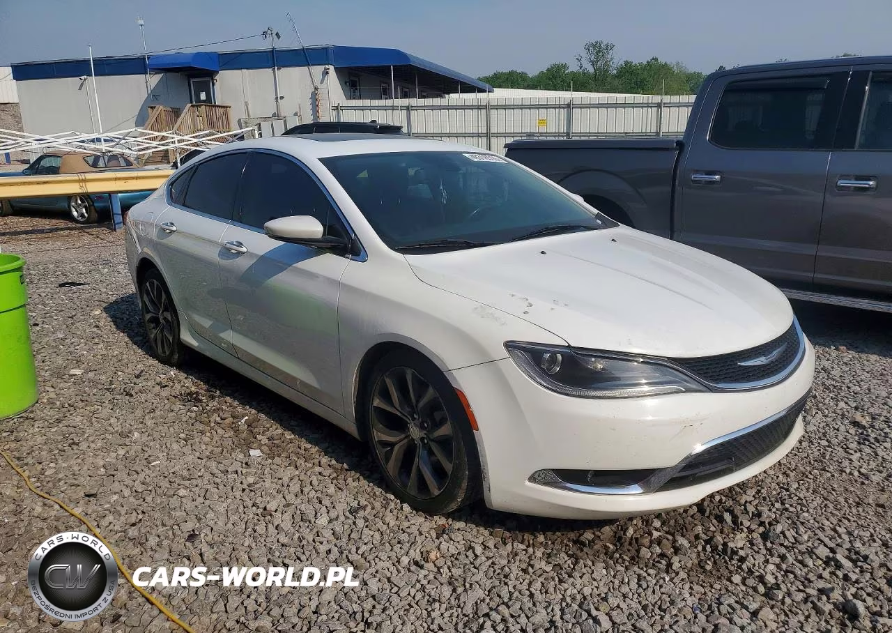 2015 Chrysler 200 C VIN:1C3CCCCGXFN662067 - 4