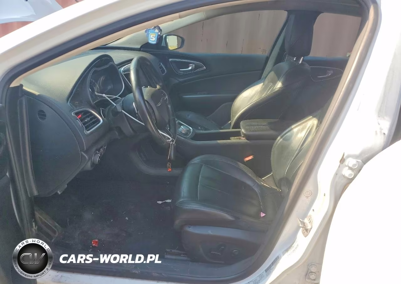 2015 Chrysler 200 C VIN:1C3CCCCGXFN662067 - 7