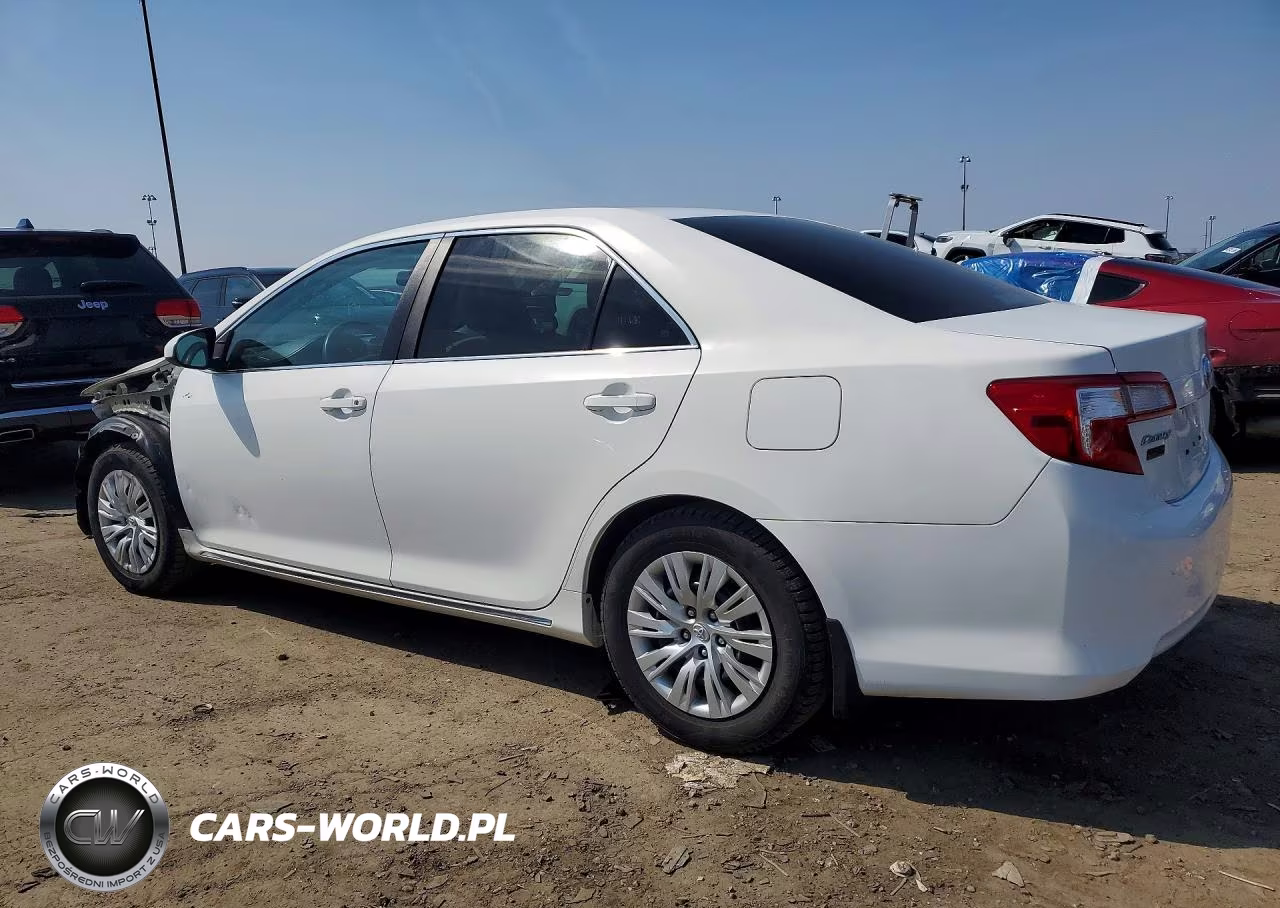 2014 Toyota Camry Hybrid Le VIN:4T1BD1FK2EU114024 - 2