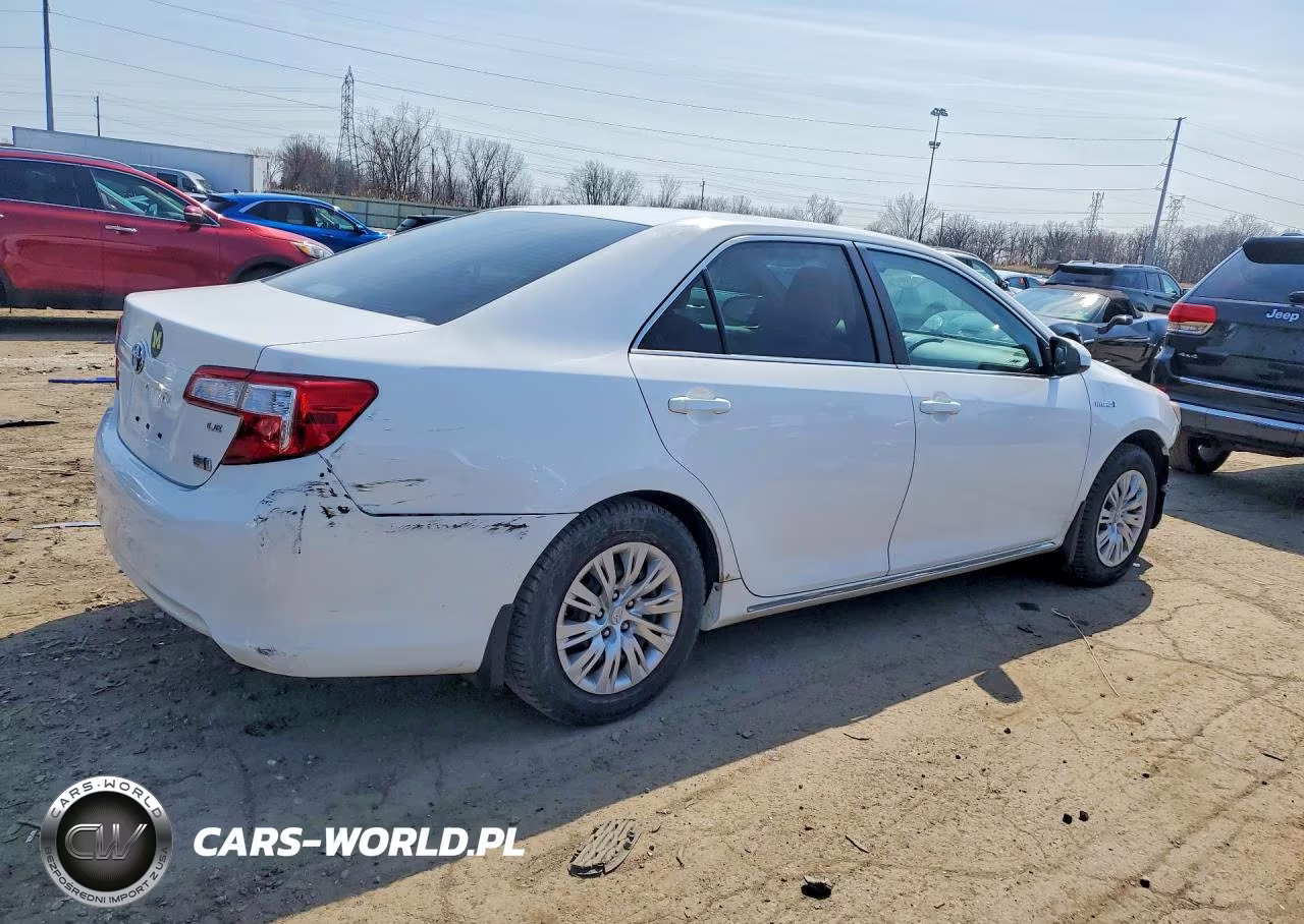 2014 Toyota Camry Hybrid Le VIN:4T1BD1FK2EU114024 - 3