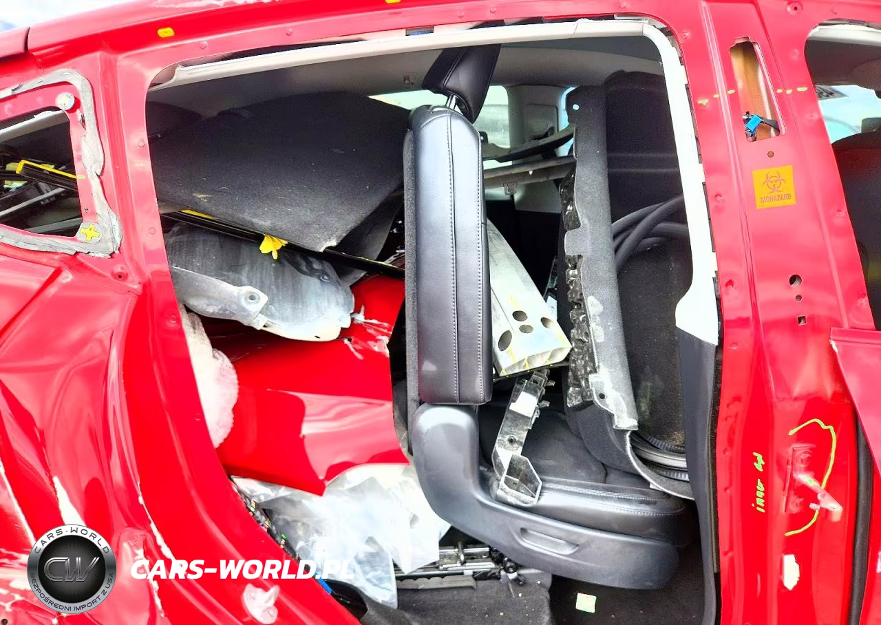 2023 Tesla Model Y VIN:7SAYGAEEXPF587475 - 10