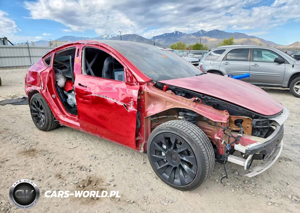2023 Tesla Model Y VIN:7SAYGAEEXPF587475 - 4