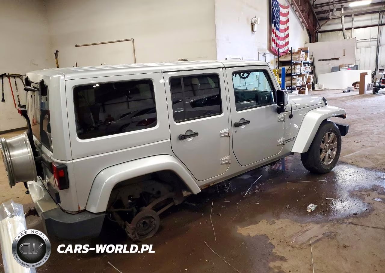 2012 Jeep Wrangler Unlimited Sahara VIN:1C4HJWEG6CL103709 - 3