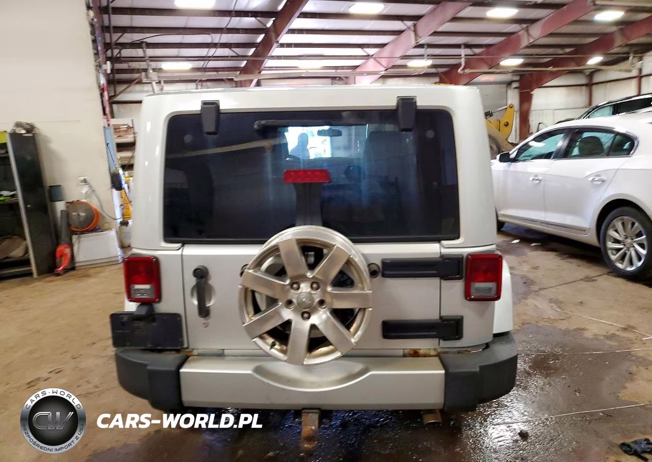 2012 Jeep Wrangler Unlimited Sahara VIN:1C4HJWEG6CL103709 - 6