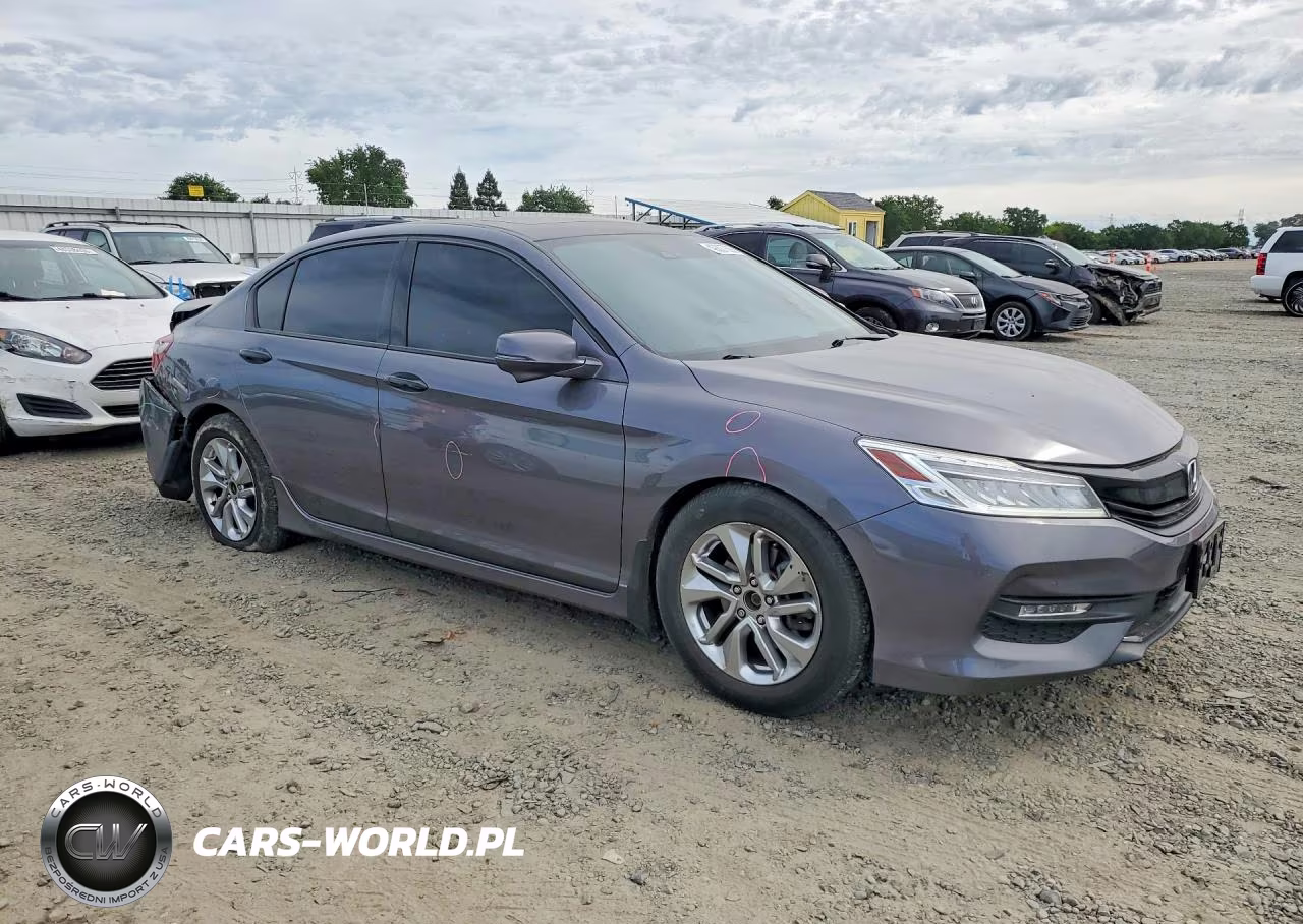 2016 Honda Accord Touring VIN:1HGCR3F97GA015028 - 4
