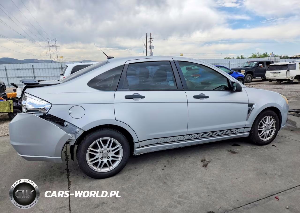 2008 Ford Focus Se VIN:1FAHP35N78W255246 - 3