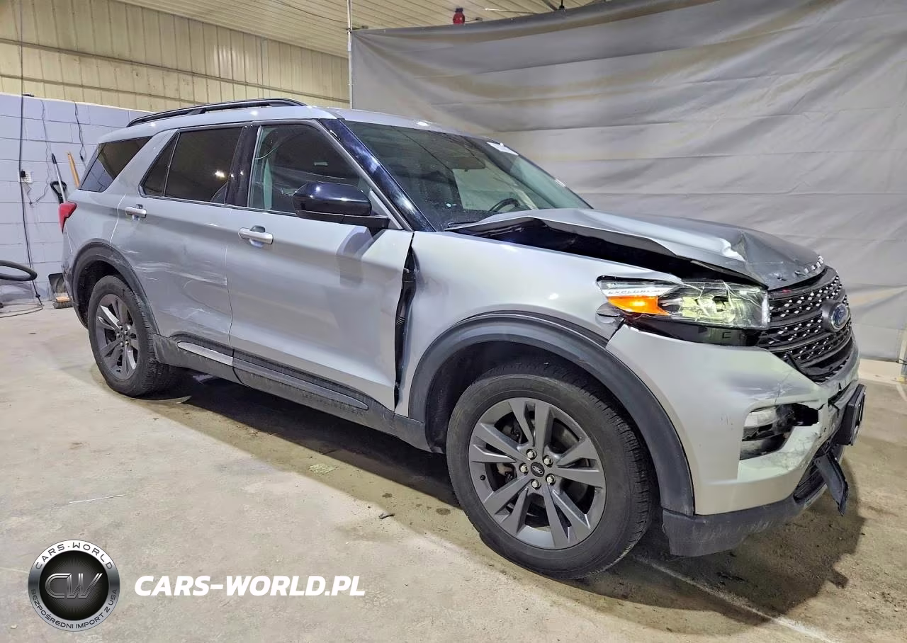 2022 Ford Explorer Xlt VIN:1FMSK8DH9NGB65704 - 4