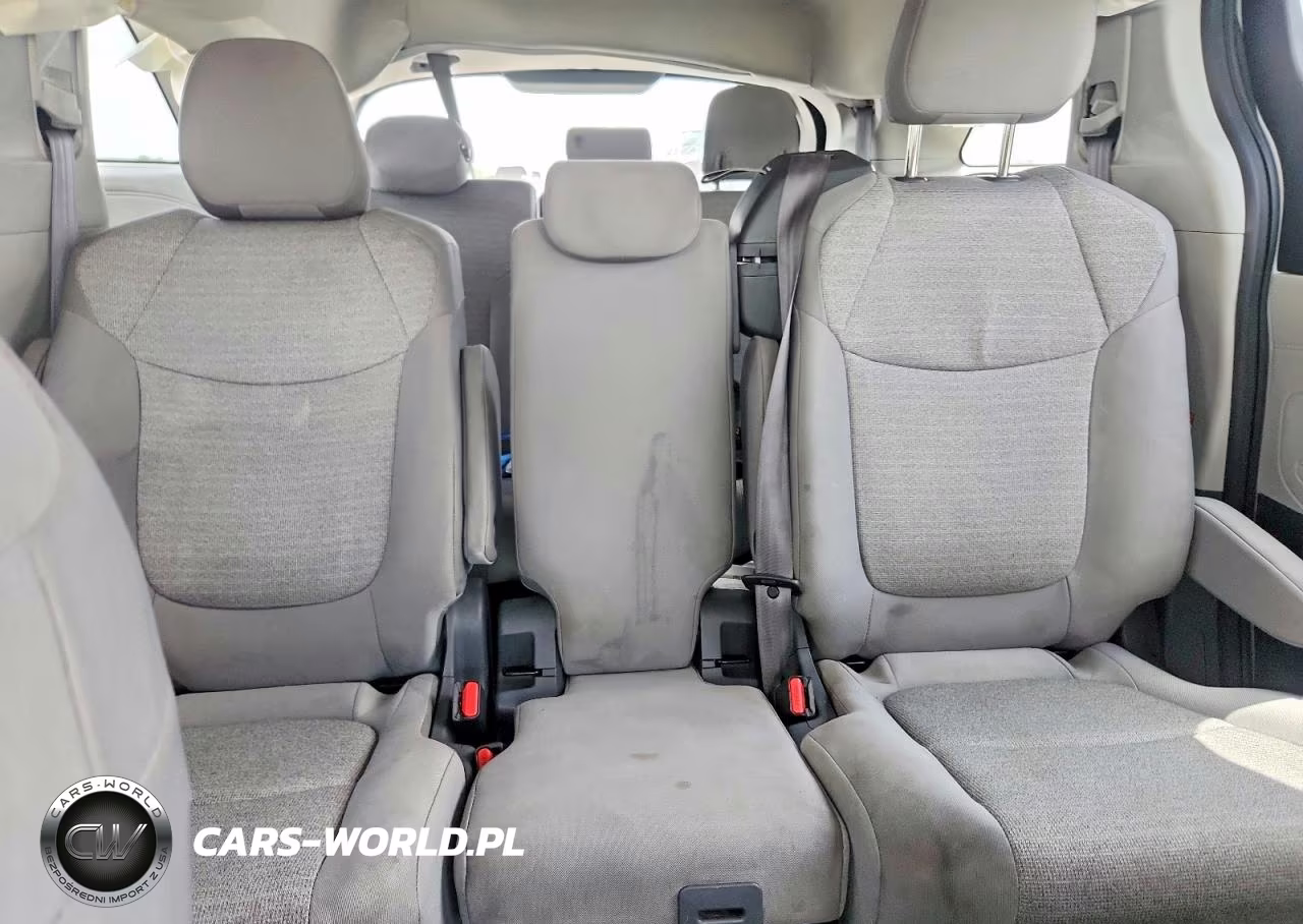 2021 Toyota Sienna Le VIN:5TDKRKEC3MS028195 - 10