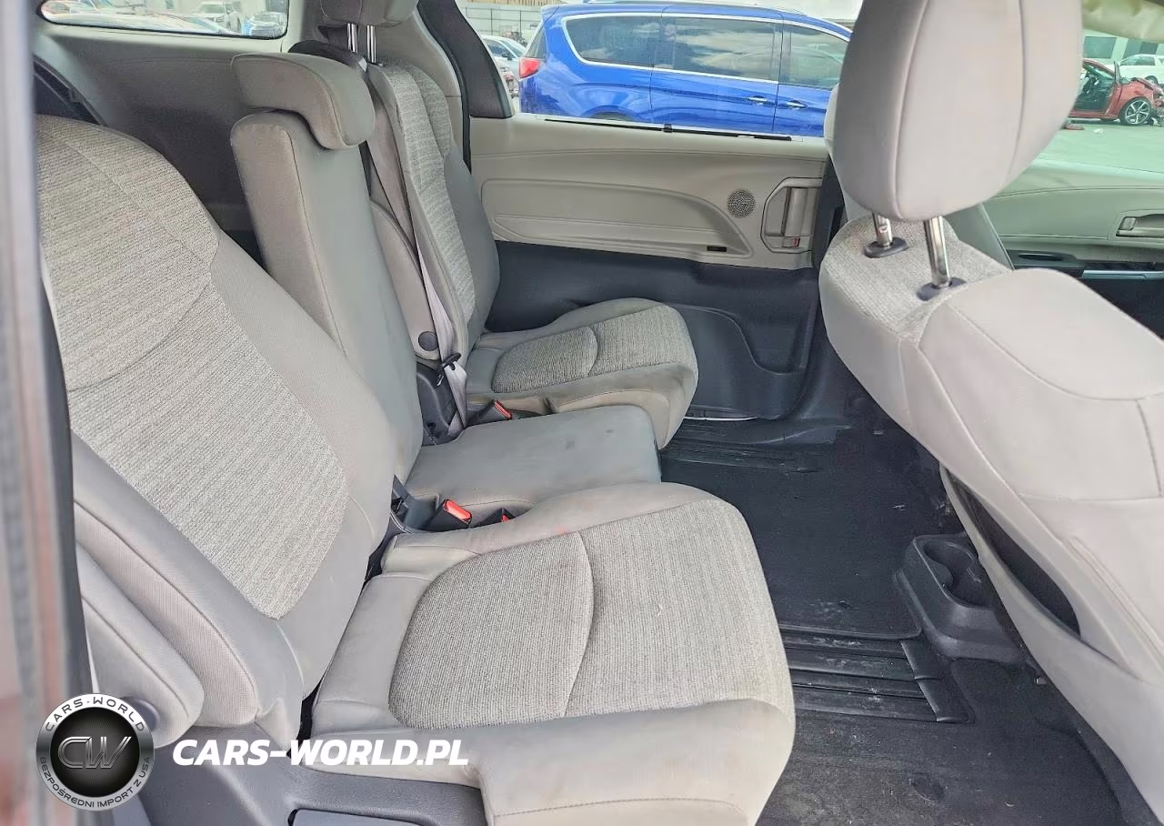 2021 Toyota Sienna Le VIN:5TDKRKEC3MS028195 - 11