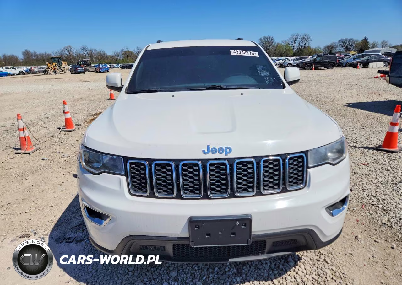 2017 Jeep Grand Cherokee Laredo VIN:1C4RJFAGXHC662004 - 5