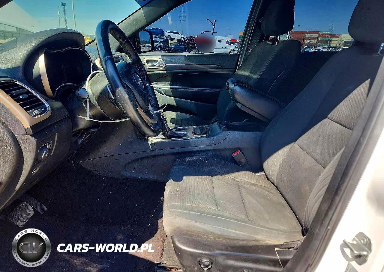 2017 Jeep Grand Cherokee Laredo VIN:1C4RJFAGXHC662004 - 7