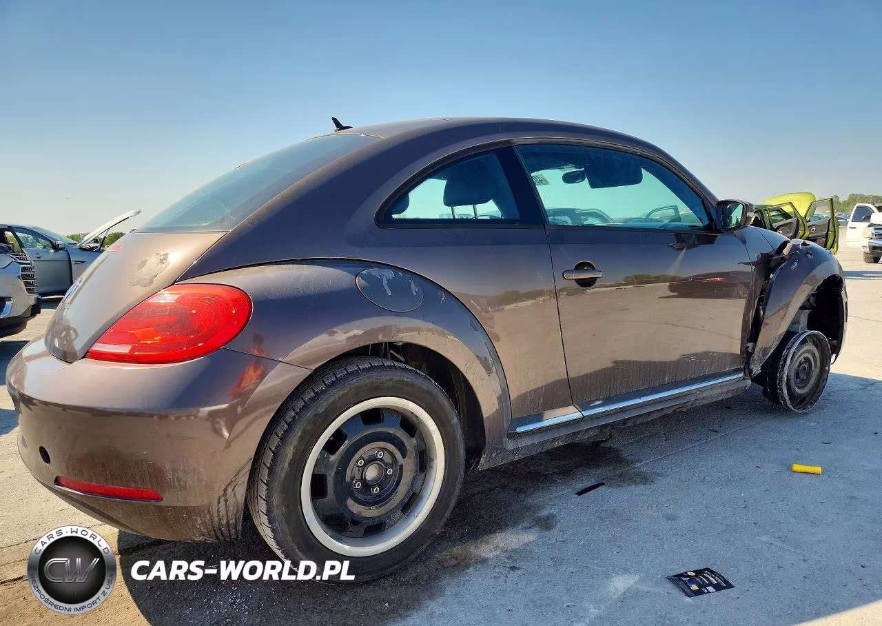 2013 Volkswagen Beetle VIN:3VWJP7AT0DM631266 - 3