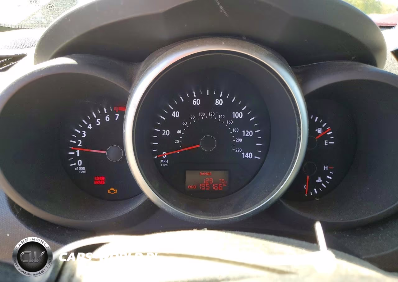 2012 Kia Soul + VIN:KNDJT2A61C7470608 - 9