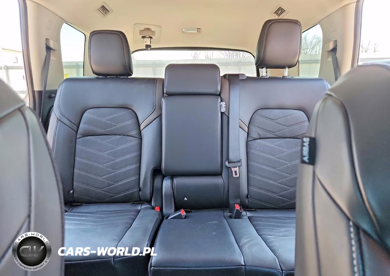 2025 Nissan Pathfinder Platinum VIN:5N1DR3DJ1SC284540 - 10