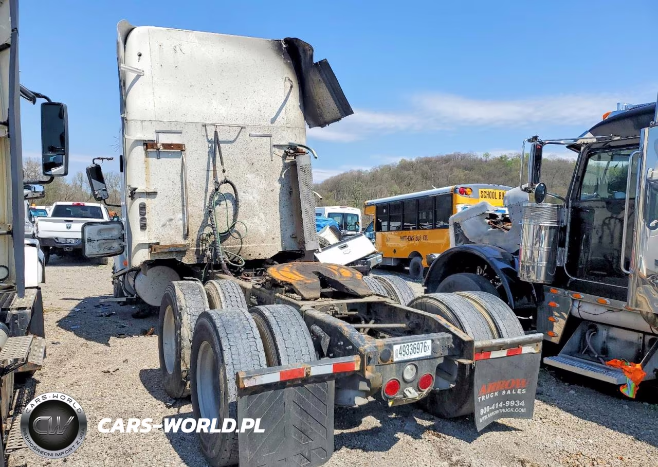 2004 Freightliner Cst120 Semi Truck VIN:1FUJBBCG44LM52579 - 3