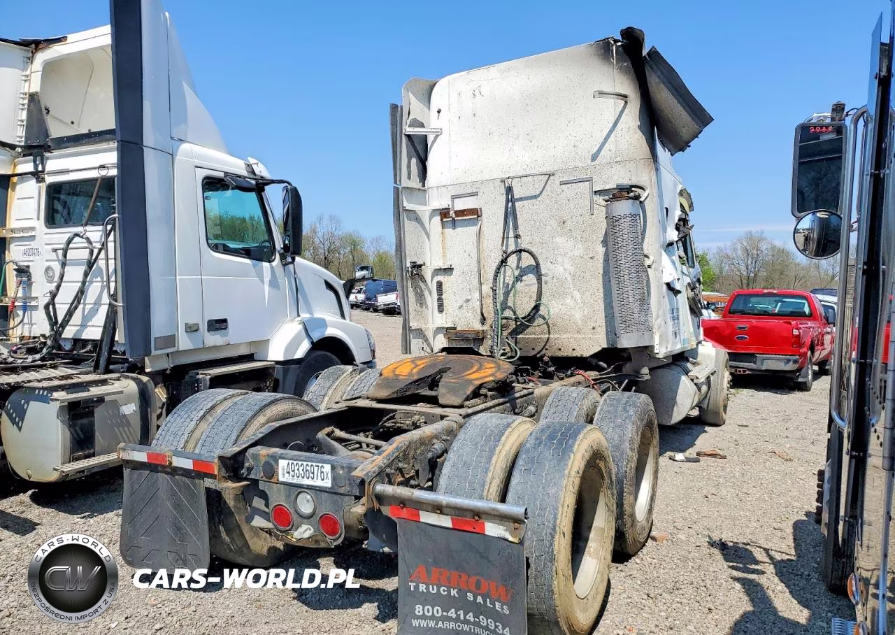 2004 Freightliner Cst120 Semi Truck VIN:1FUJBBCG44LM52579 - 4