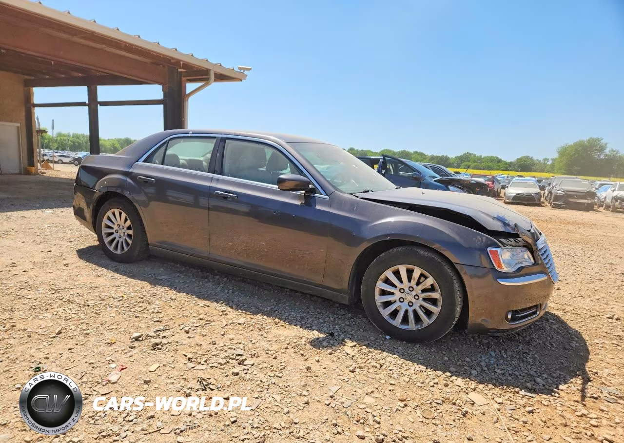 2014 Chrysler 300 VIN:2C3CCAAG4EH340152 - 4