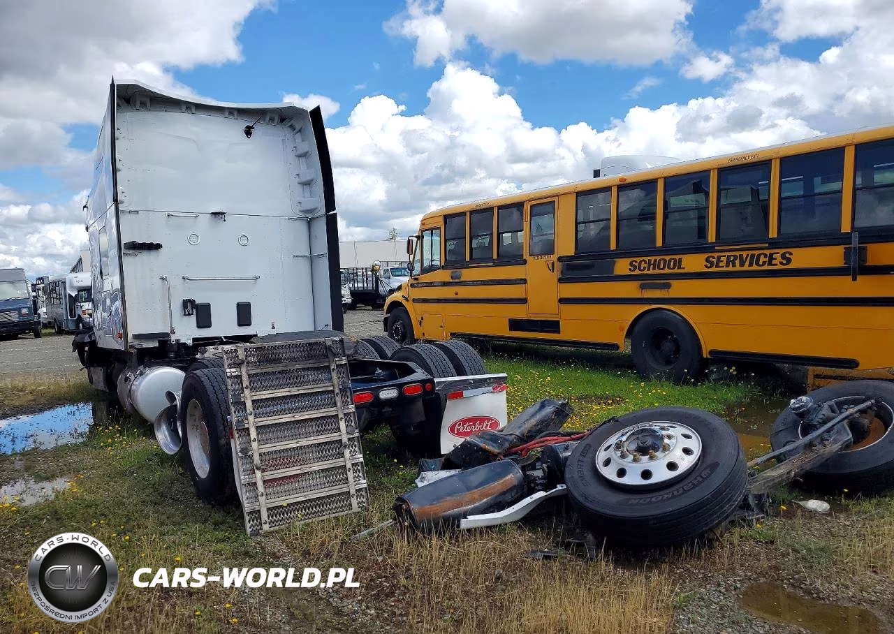 2023 Peterbilt 579 - Semi Truck VIN:1XPBD49X8PD857849 - 3