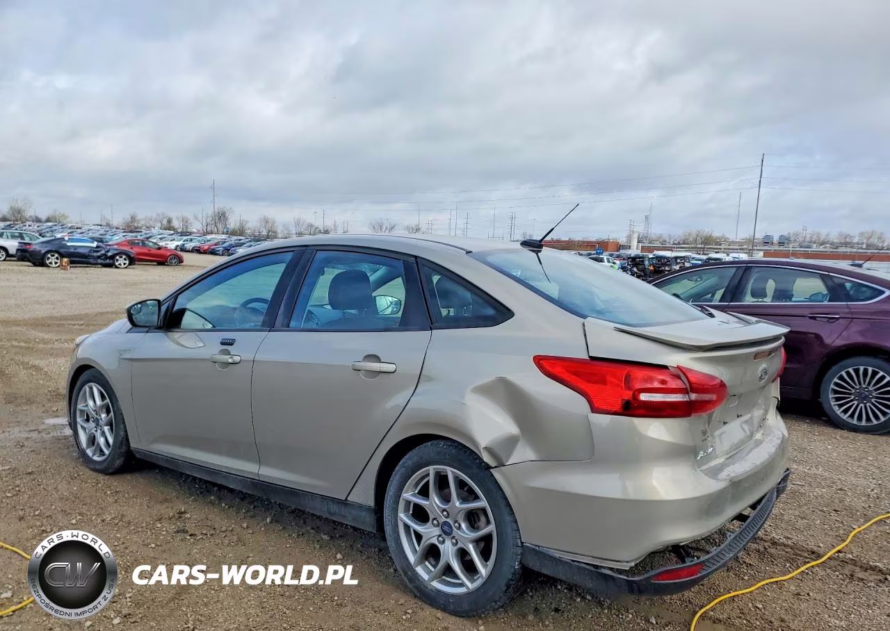 2015 Ford Focus Se VIN:1FADP3F28FL333633 - 2