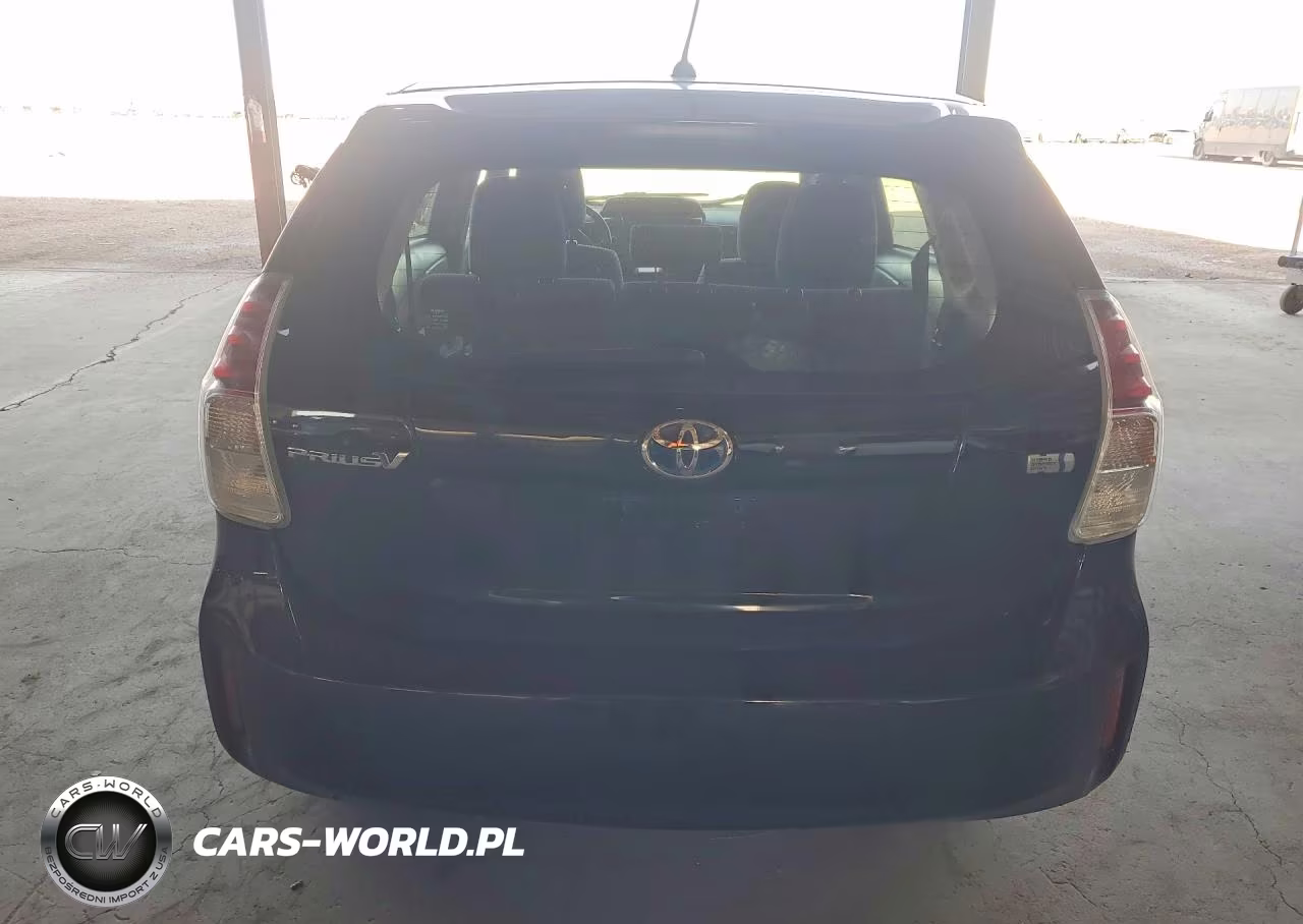 2017 Toyota Prius V Two VIN:JTDZN3EU2HJ064746 - 6