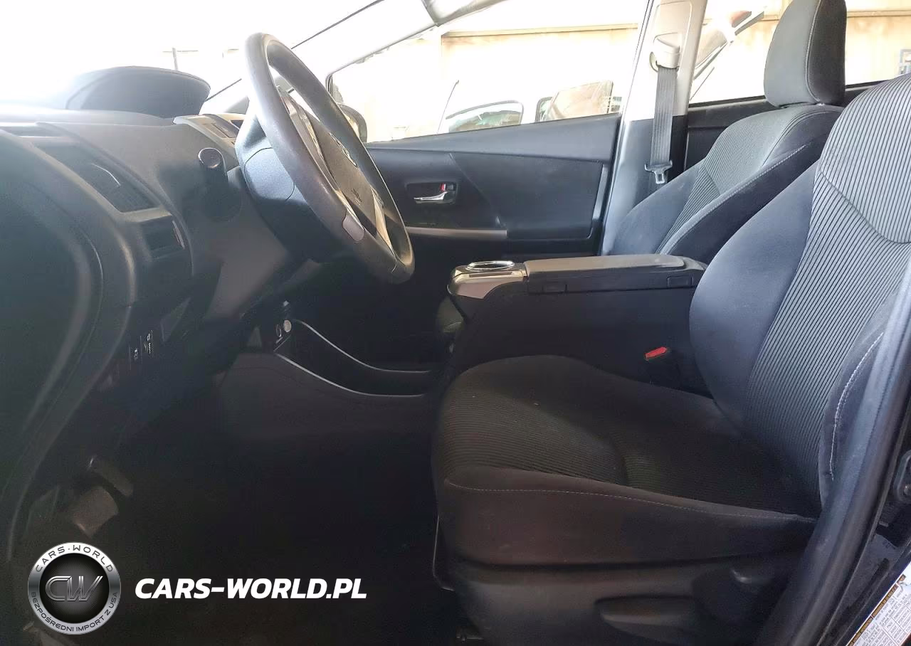 2017 Toyota Prius V Two VIN:JTDZN3EU2HJ064746 - 7