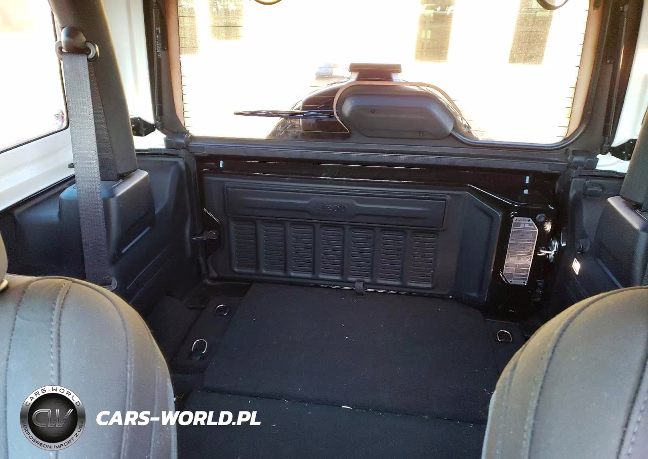 2022 Jeep Wrangler Sport VIN:1C4GJXAG3NW106415 - 10
