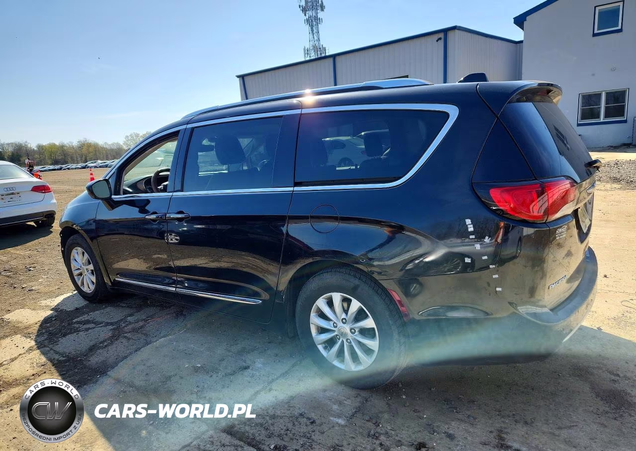 2019 Chrysler Pacifica Touring L VIN:2C4RC1BG2KR531501 - 2