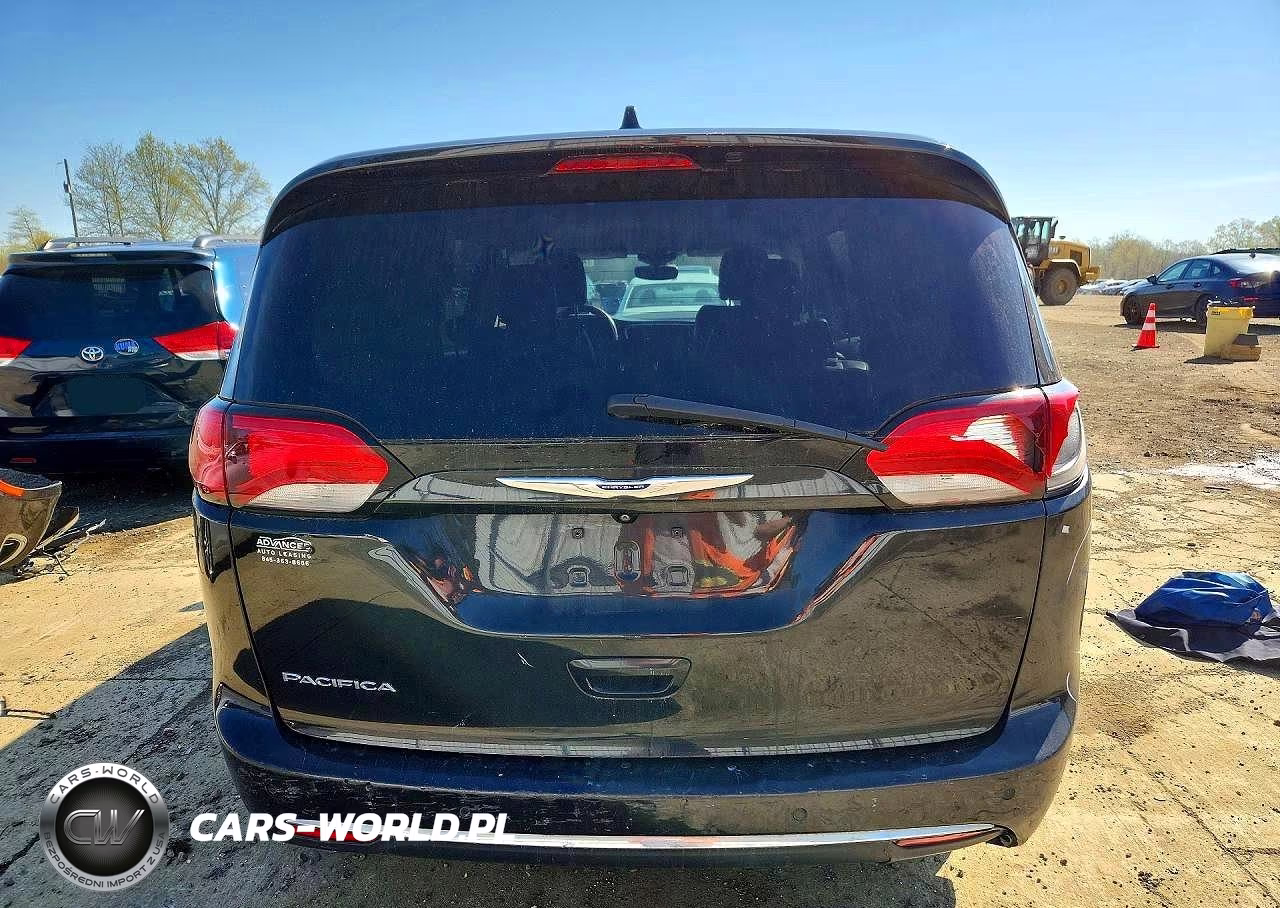 2019 Chrysler Pacifica Touring L VIN:2C4RC1BG2KR531501 - 6