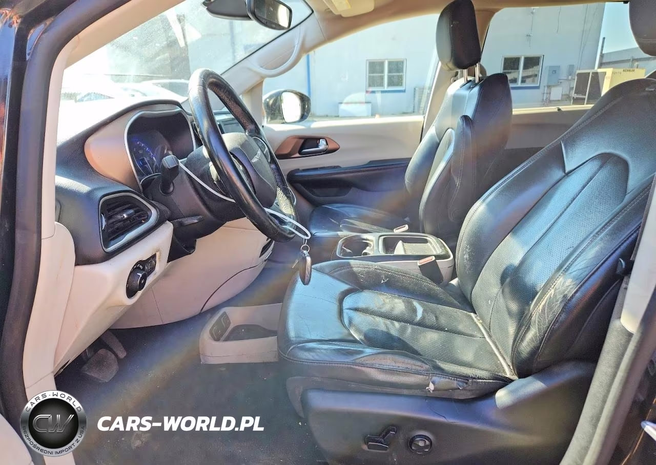 2019 Chrysler Pacifica Touring L VIN:2C4RC1BG2KR531501 - 7