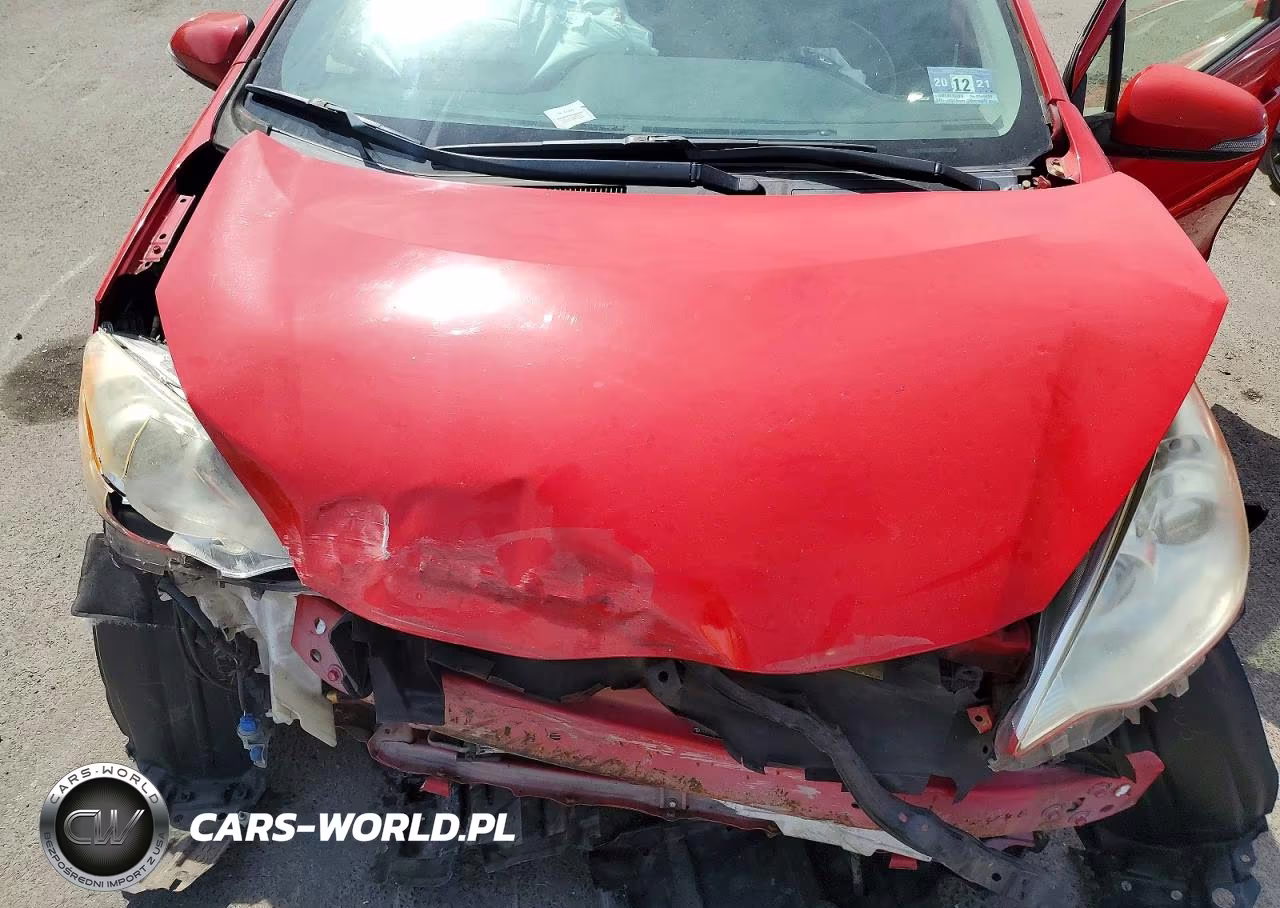 2013 Toyota Prius C Two VIN:JTDKDTB3XD1549114 - 11