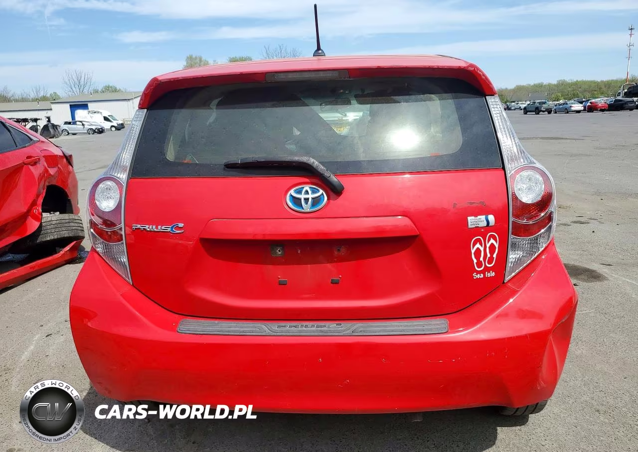 2013 Toyota Prius C Two VIN:JTDKDTB3XD1549114 - 6