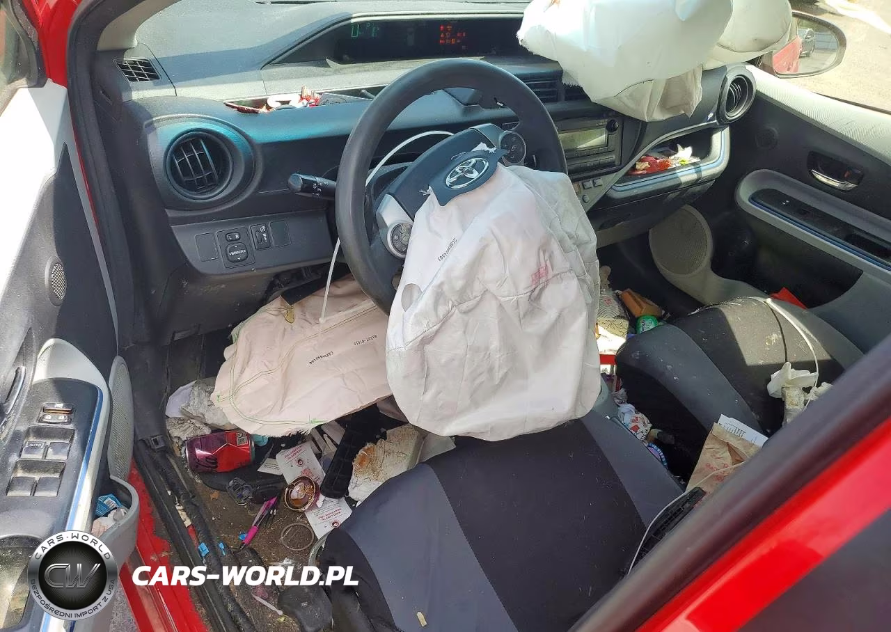 2013 Toyota Prius C Two VIN:JTDKDTB3XD1549114 - 8