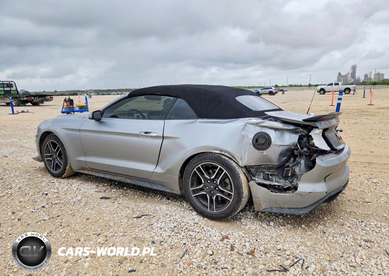 2021 Ford Mustang VIN:1FATP8UH4M5122639 - 2