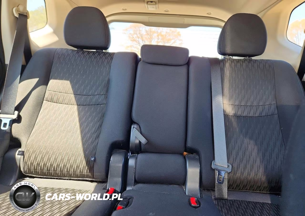 2020 Nissan Rogue S VIN:5N1AT2MV8LC748460 - 10
