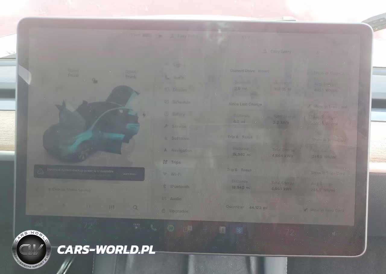 2023 Tesla Model Y VIN:7SAYGDEE7PA210195 - 9